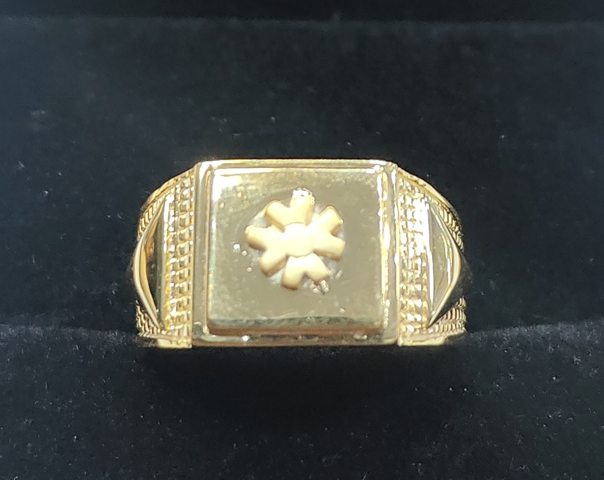 GR-44 — Gents Rings
