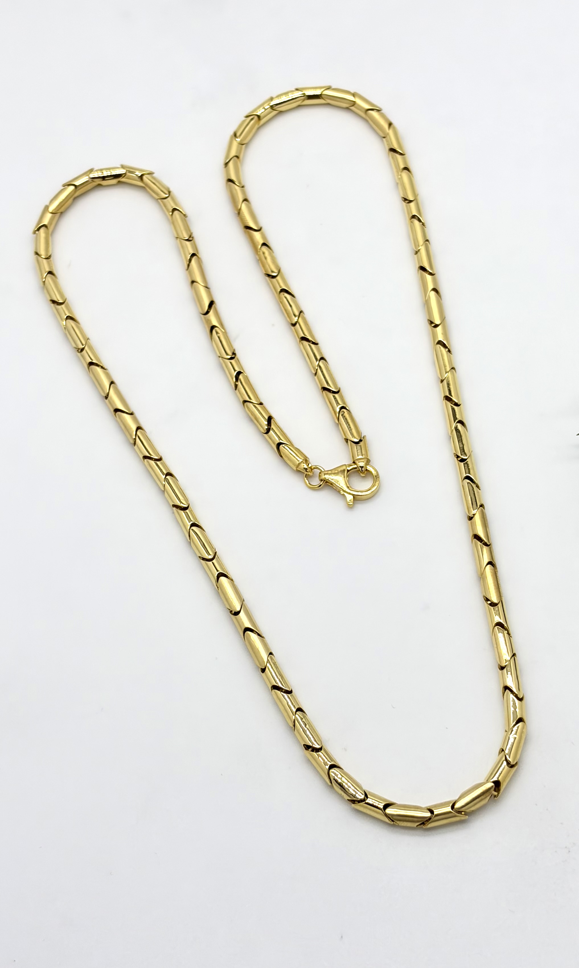 Design 9 — Italian chains